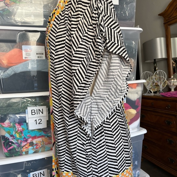 Trina Turk Tunic - Picture 5 of 7